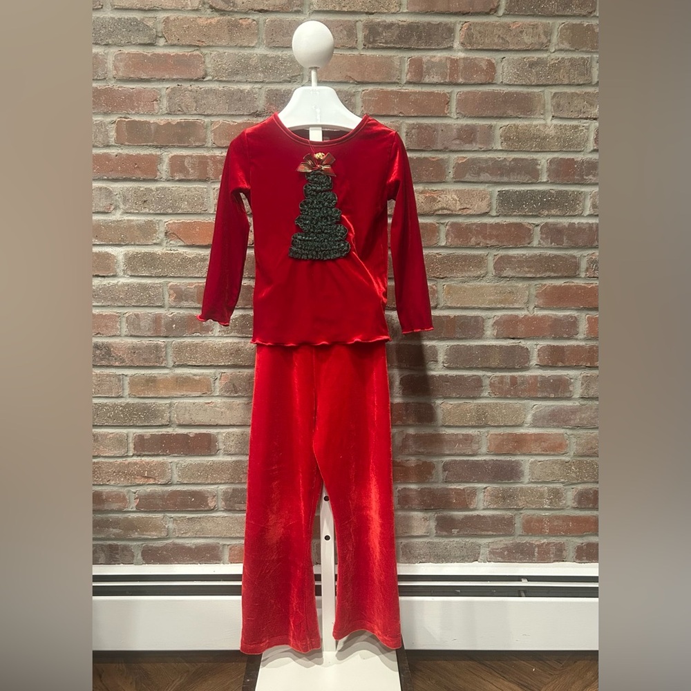 Girl’s Size 4 Stretchy Red Velvet Christmas Tree Shirt & Pants.